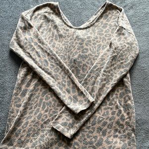 Daytrip top, light pink cheetah print, size small